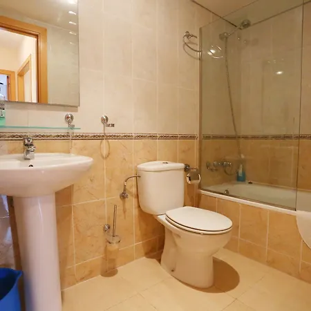 Royal Aparthotel 2*